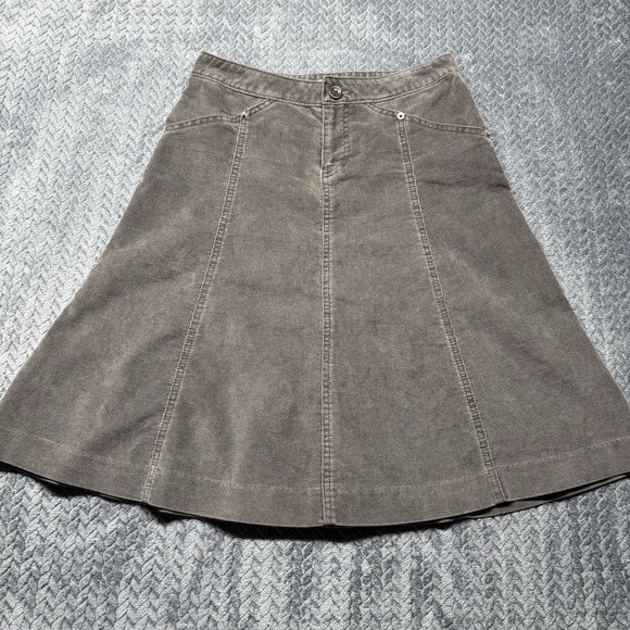 GAP Dresses & Skirts - VTG Gap Corduroy Skirt 26"‎ Brown Stretch Button Zip Academia Preppy 2005